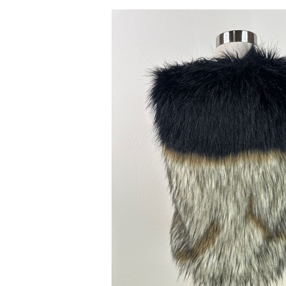 Tatula Faux Fur Vest - Picture 5 of 10